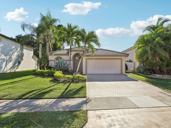 3746 Old Lighthouse Cir, Wellington, FL 33414