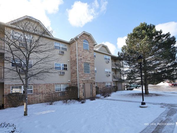 1508 Spring Brook Court, Unit 1D, Round Lake Beach, IL 60073