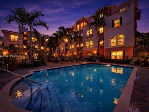 1033 NE 17th Way, Unit 1001, Fort Lauderdale, FL 33304