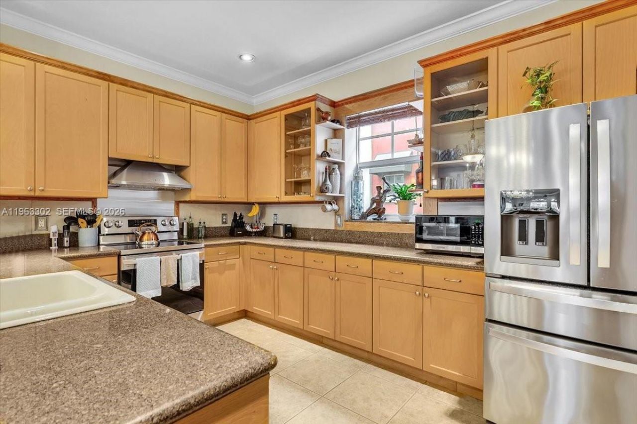 1033 NE 17th Way, Unit 1001, Fort Lauderdale, FL 33304 Photo