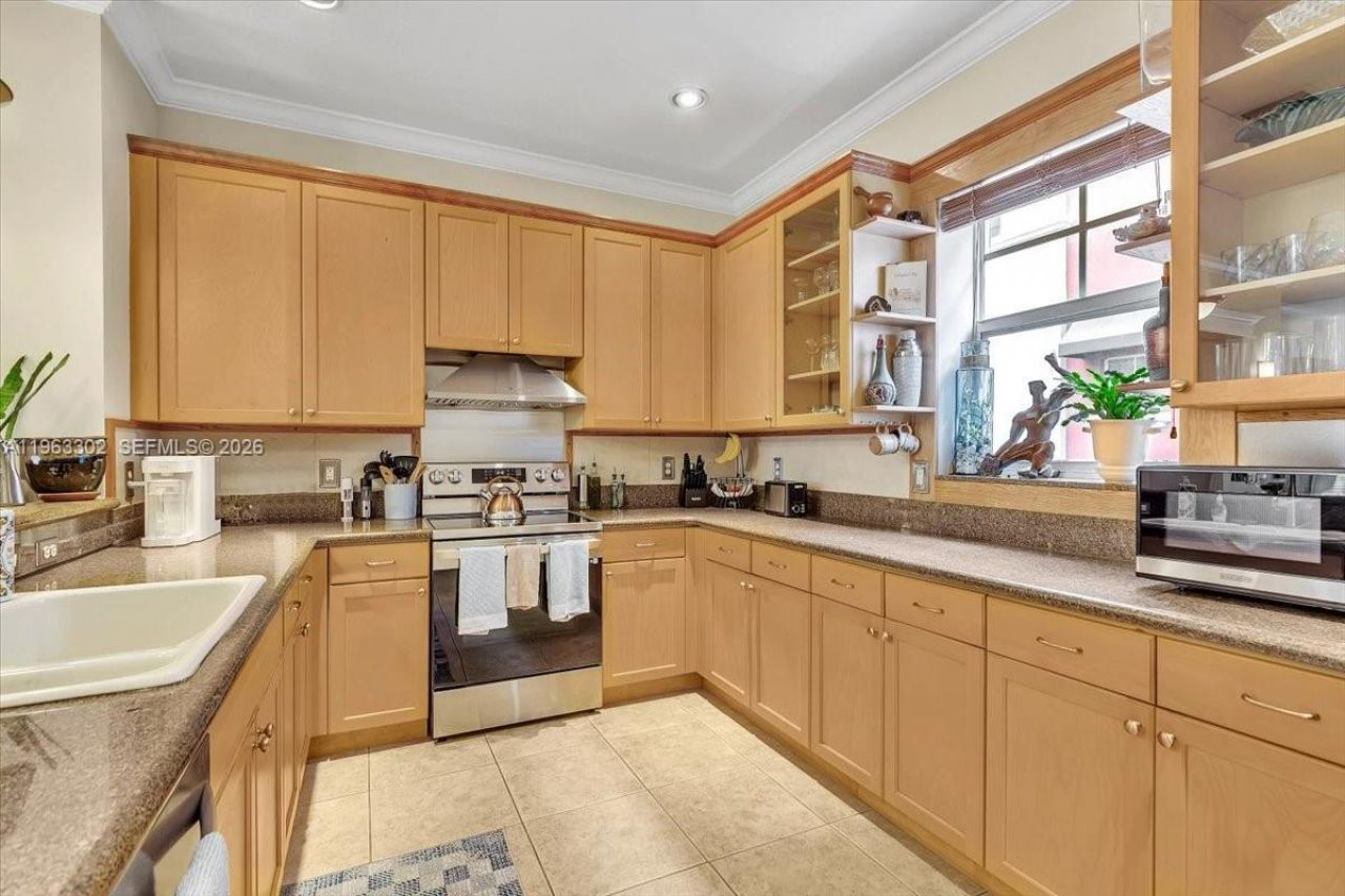 1033 NE 17th Way, Unit 1001, Fort Lauderdale, FL 33304 Photo