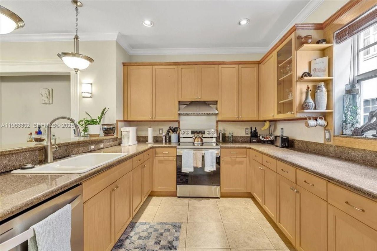 1033 NE 17th Way, Unit 1001, Fort Lauderdale, FL 33304 Photo