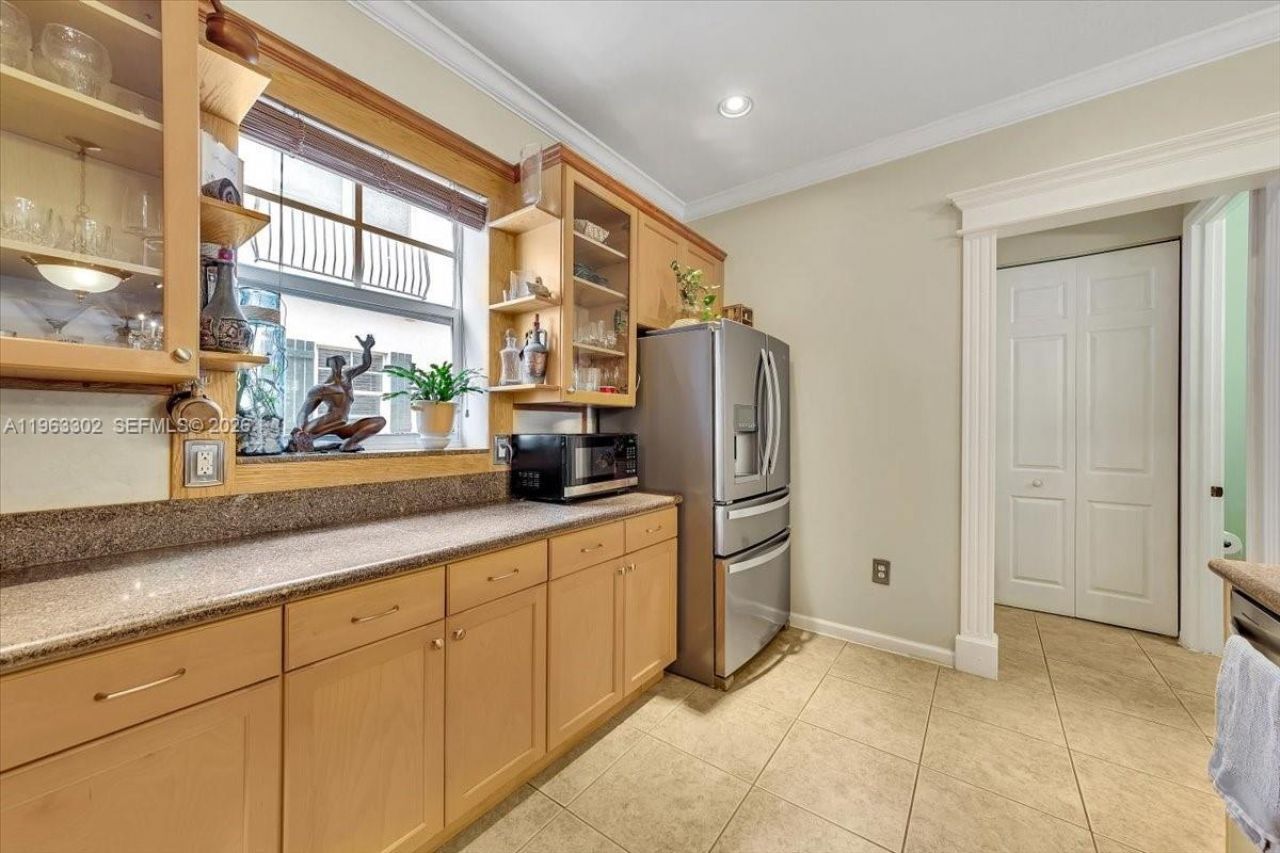 1033 NE 17th Way, Unit 1001, Fort Lauderdale, FL 33304 Photo