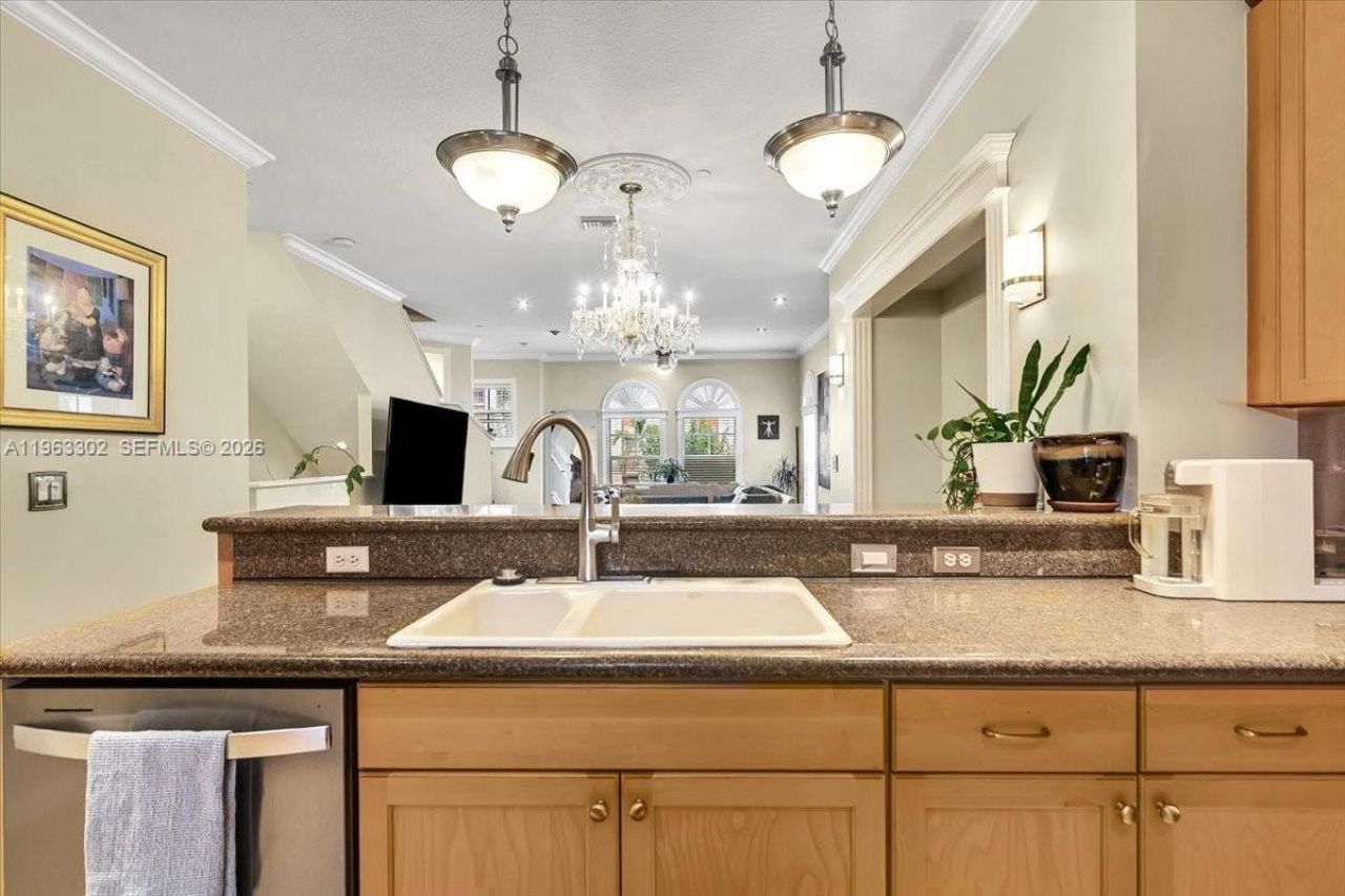 1033 NE 17th Way, Unit 1001, Fort Lauderdale, FL 33304 Photo