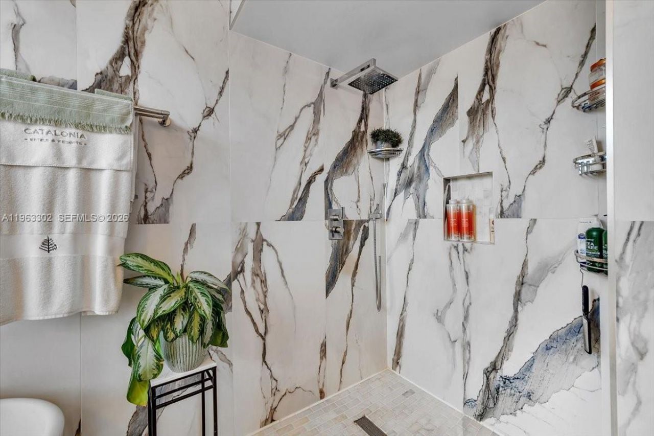 1033 NE 17th Way, Unit 1001, Fort Lauderdale, FL 33304 Photo