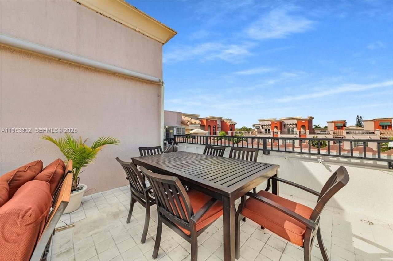 1033 NE 17th Way, Unit 1001, Fort Lauderdale, FL 33304 Photo