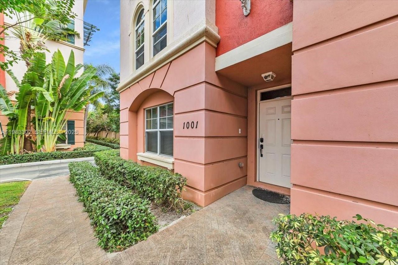 1033 NE 17th Way, Unit 1001, Fort Lauderdale, FL 33304 Photo
