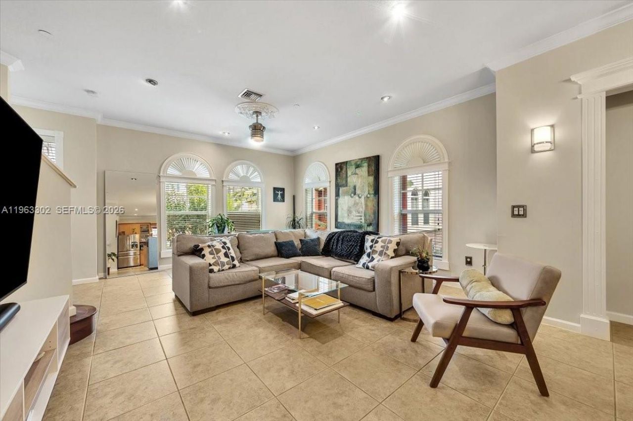 1033 NE 17th Way, Unit 1001, Fort Lauderdale, FL 33304 Photo