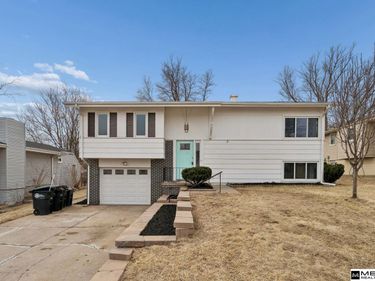 9645 Sahler Street, Omaha, NE 68134