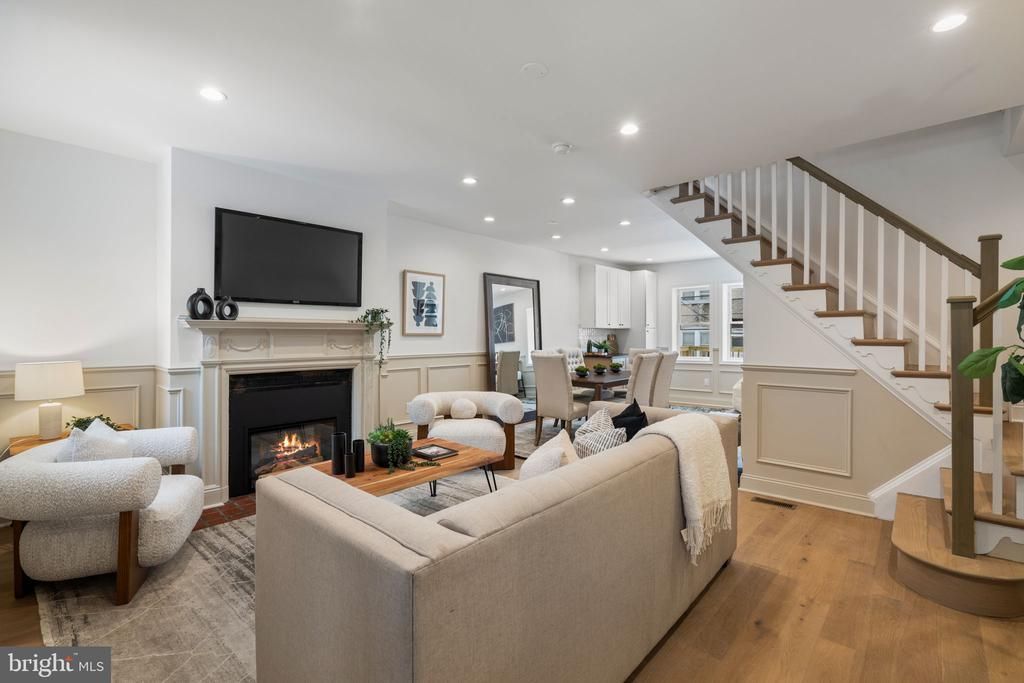 229 W Gorgas Lane, Philadelphia, PA 19119 Main Photo