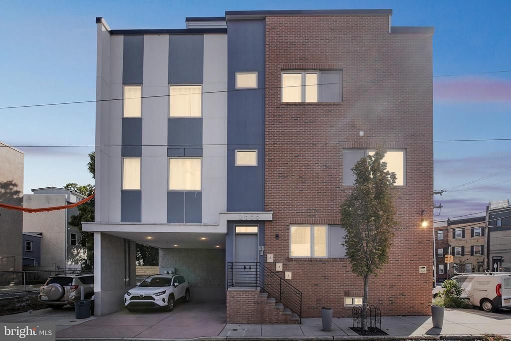 2555 Carpenter Street, Unit C, Philadelphia, PA 19146 Main Photo