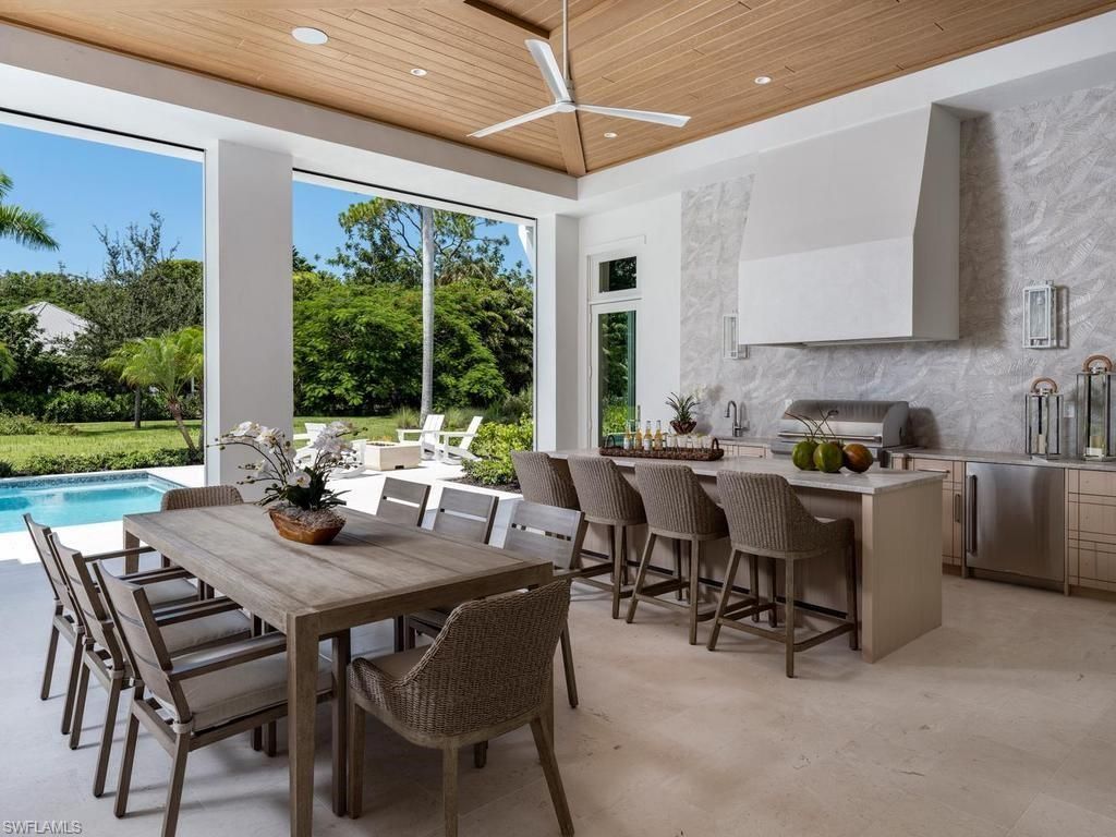 601 Carica Rd, Naples, FL 34108 Photo