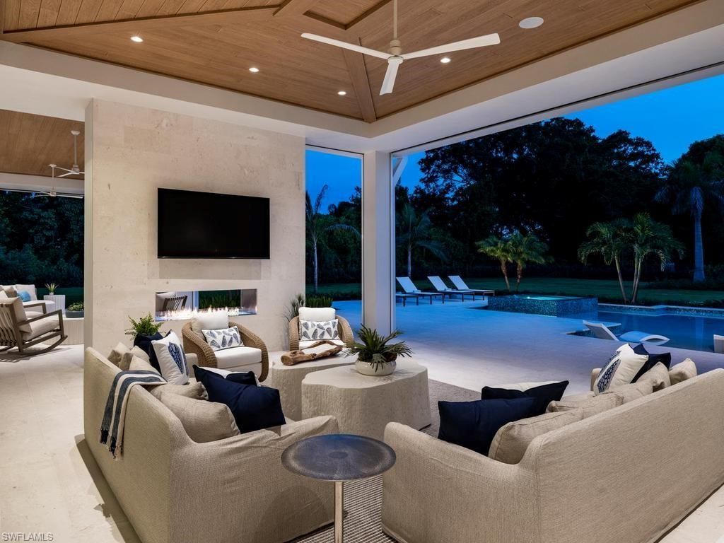 601 Carica Rd, Naples, FL 34108 Photo