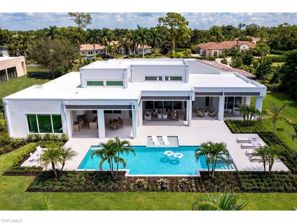 601 Carica Rd, Naples, FL 34108 Photo