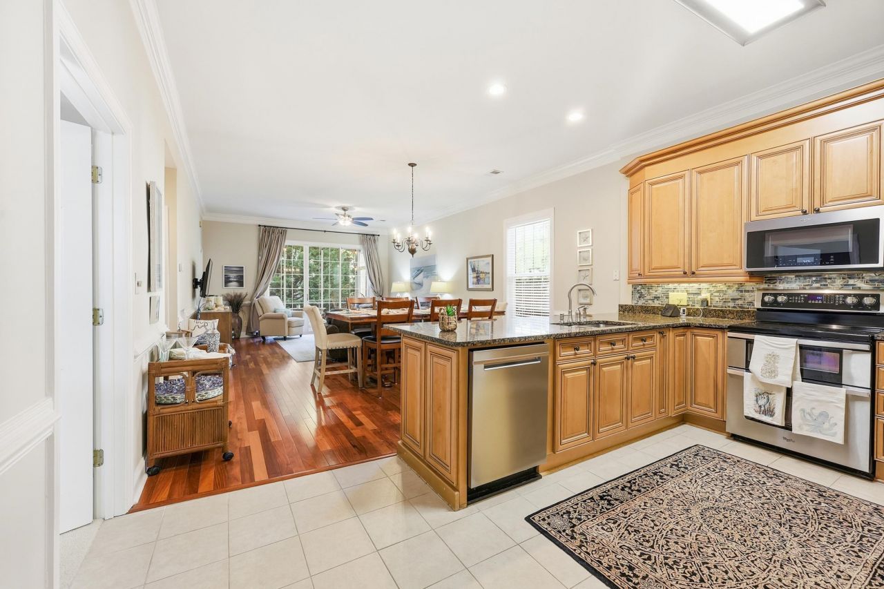 123 Avian Dr.  Photo 6