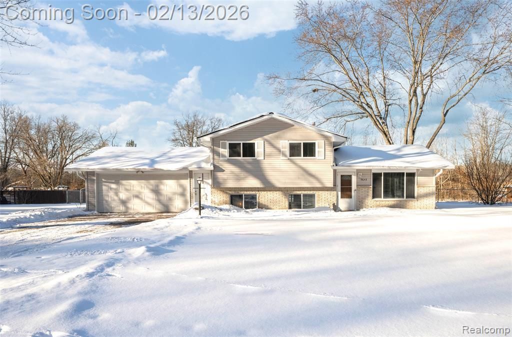 9643 Andersonville Road, Springfield Township, MI 48346 Main Photo