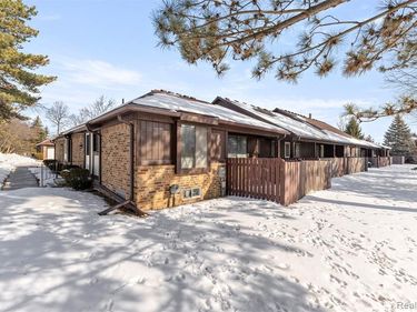 3376 Heritage Parkway, Dearborn, MI 48124