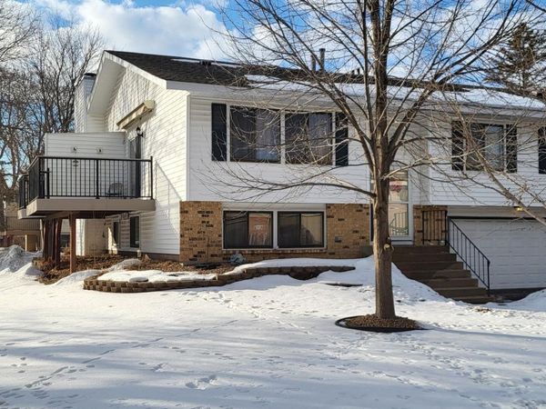 539 98th Avenue NE, Blaine, MN 55434