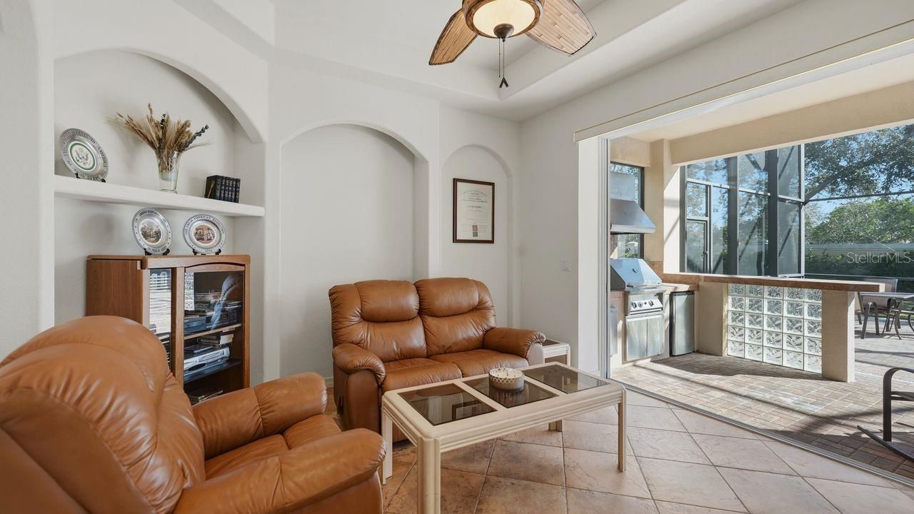 6627 38th Lane E, Sarasota, FL 34243 Photo