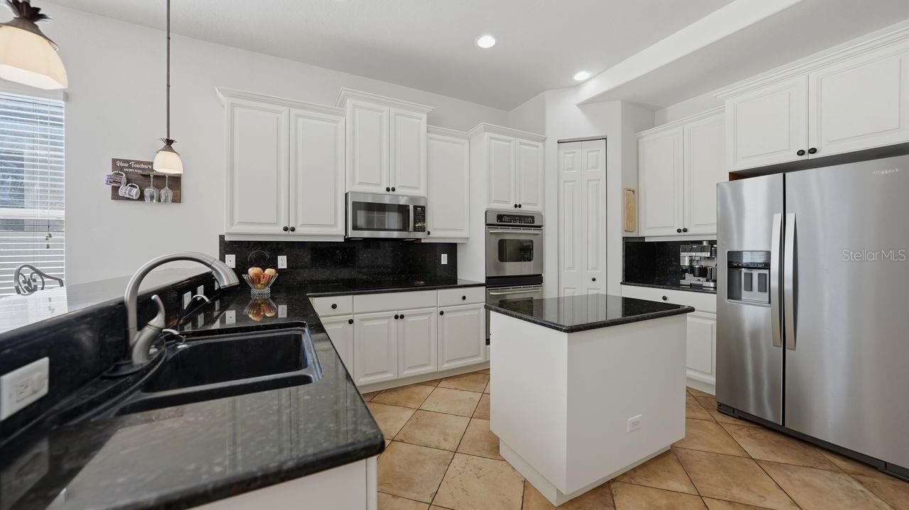 6627 38th Lane E, Sarasota, FL 34243 Photo