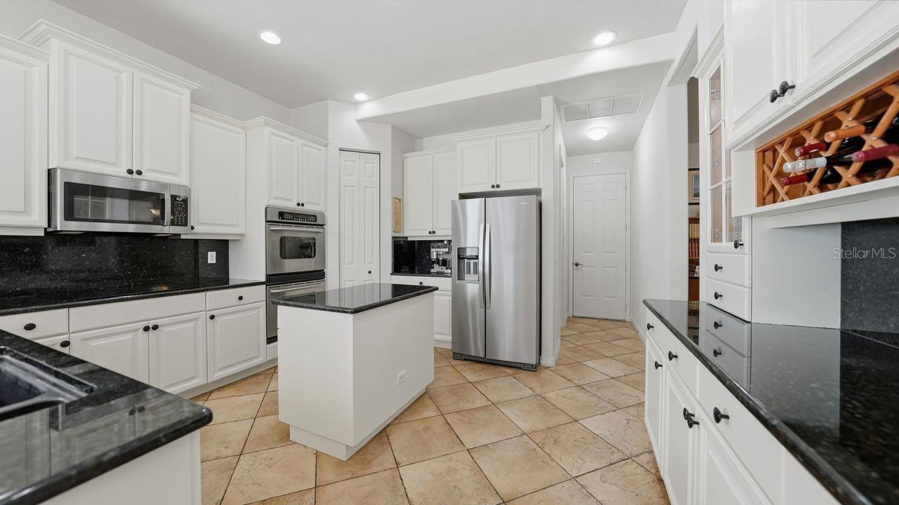 6627 38th Lane E, Sarasota, FL 34243 Photo