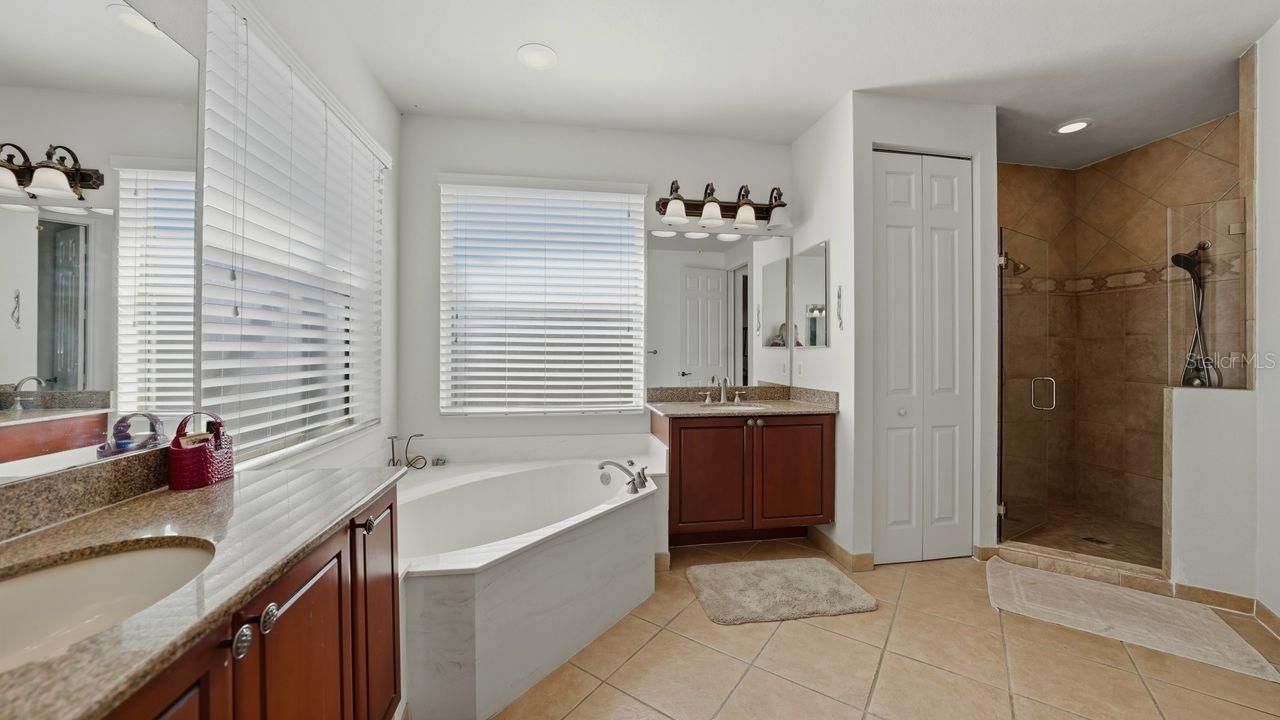 6627 38th Lane E, Sarasota, FL 34243 Photo