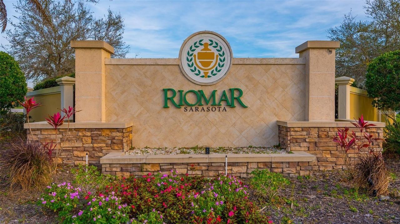 6627 38th Lane E, Sarasota, FL 34243 Photo