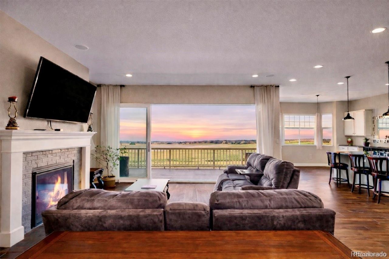 6450 S Riverwood Court, Aurora, CO 80016 Main Photo