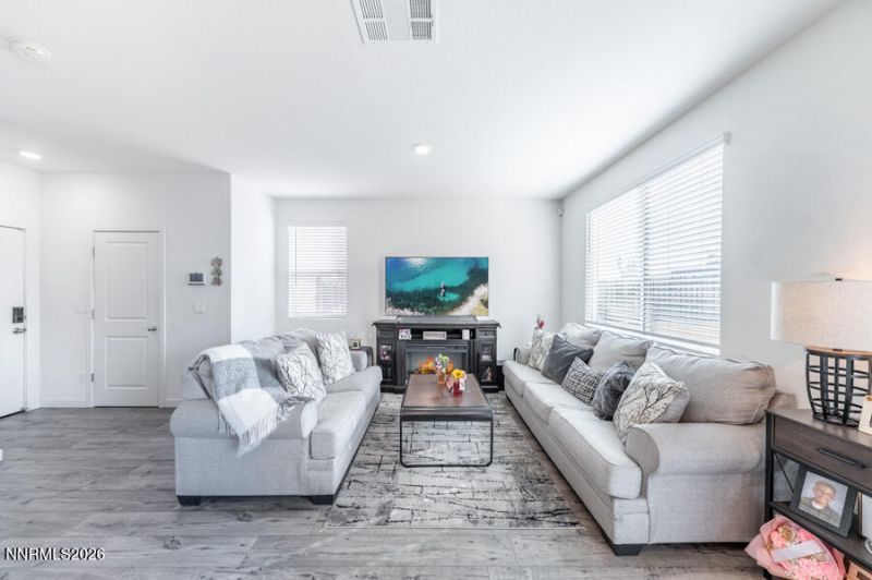 8830 Wolf Moon Drive, Reno, NV 89506 Photo