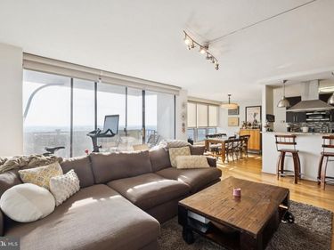 224 30 W RITTENHOUSE SQUARE, Unit 2811, PHILADELPHIA, PA 19103