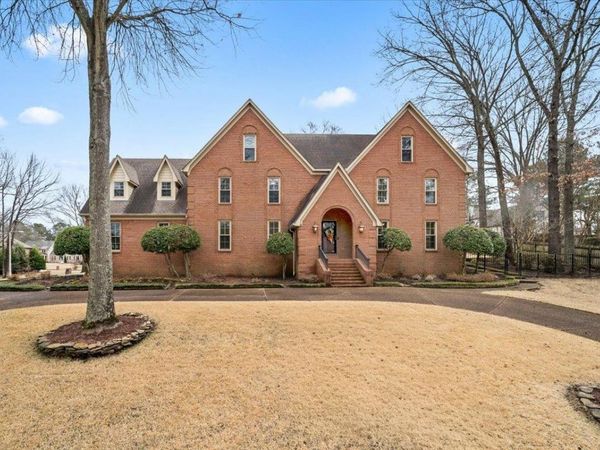 2930 BELFORT DR, Germantown, TN 38138