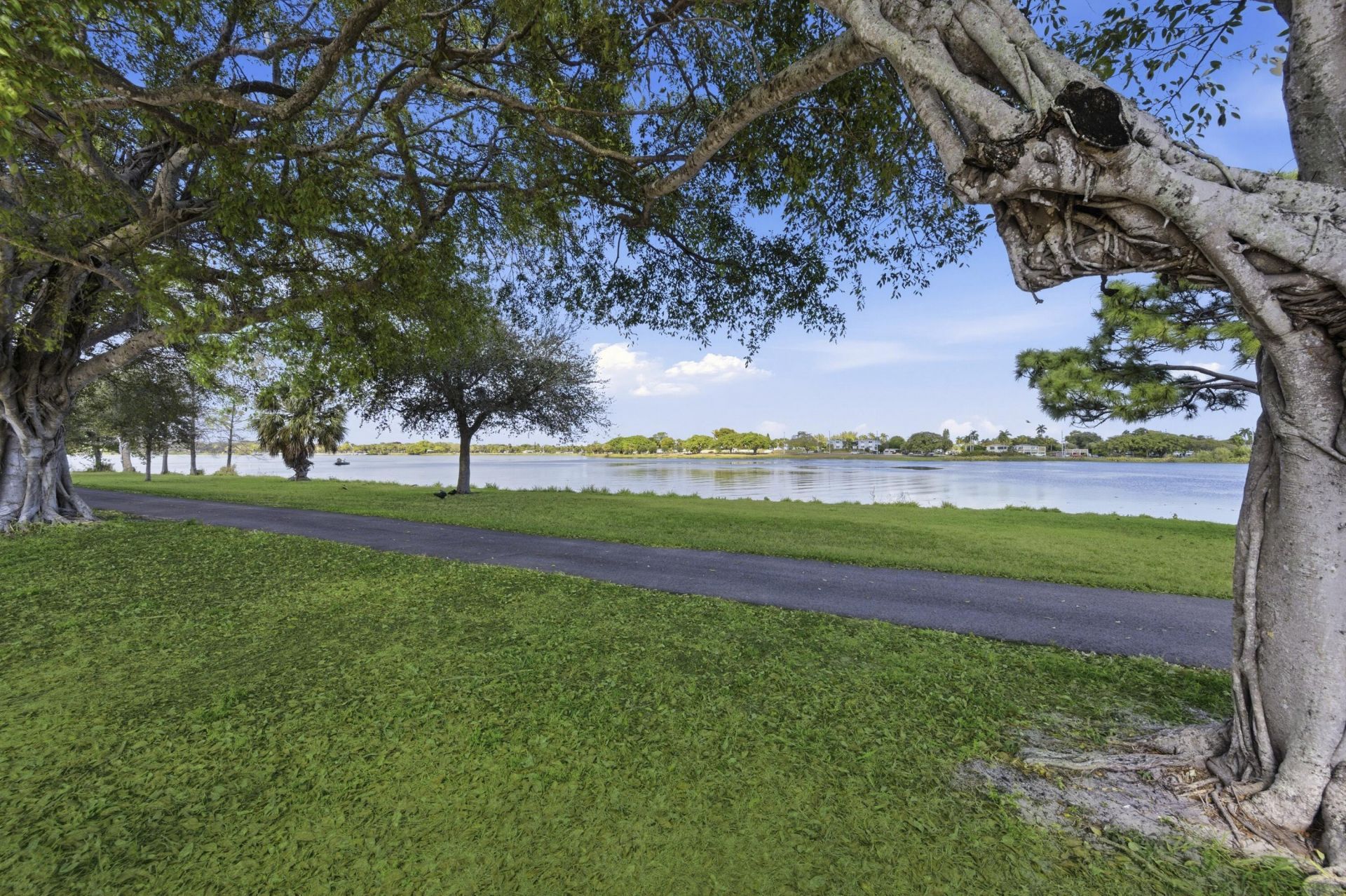 1814 Lake Osborne Drive, Lake Worth Beach, FL 33461 Photo