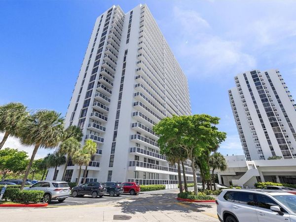 20515 E Country Club Dr , Unit 1747, Aventura, FL 33180
