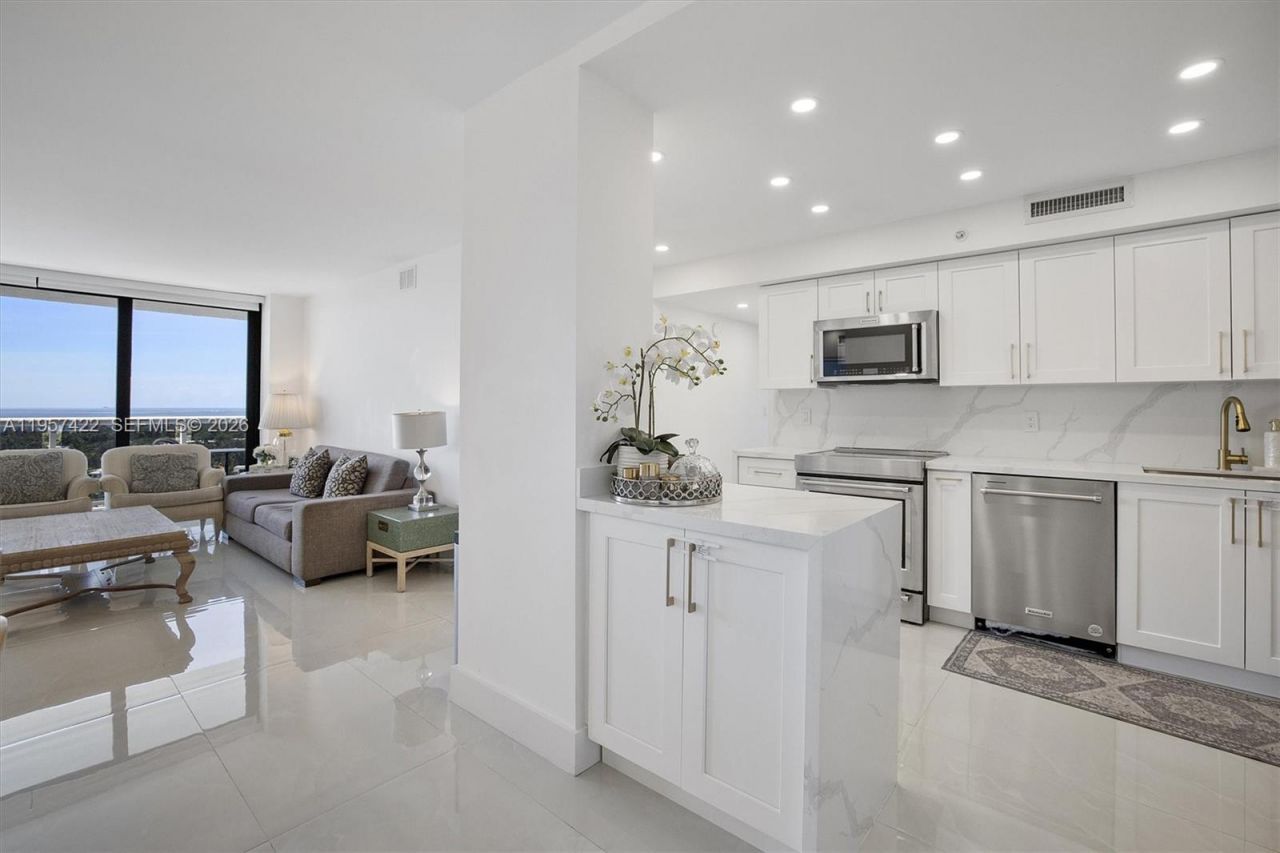 20515 E Country Club Dr , Unit 1747, Aventura, FL 33180 Photo