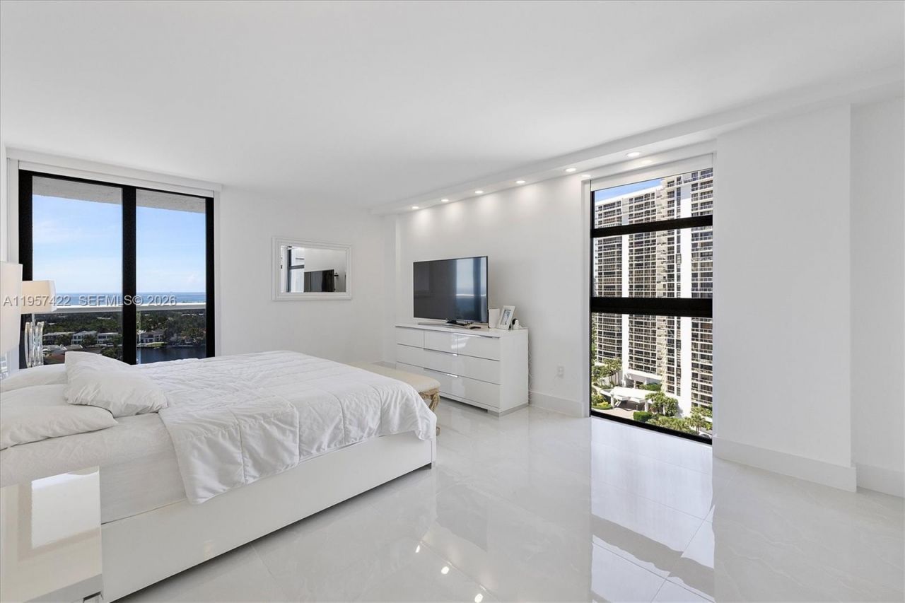 20515 E Country Club Dr , Unit 1747, Aventura, FL 33180 Photo