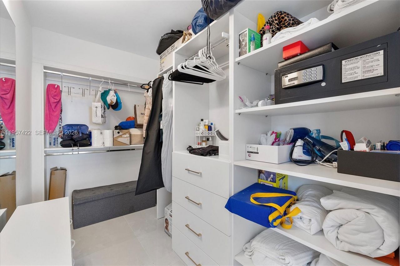 20515 E Country Club Dr , Unit 1747, Aventura, FL 33180 Photo