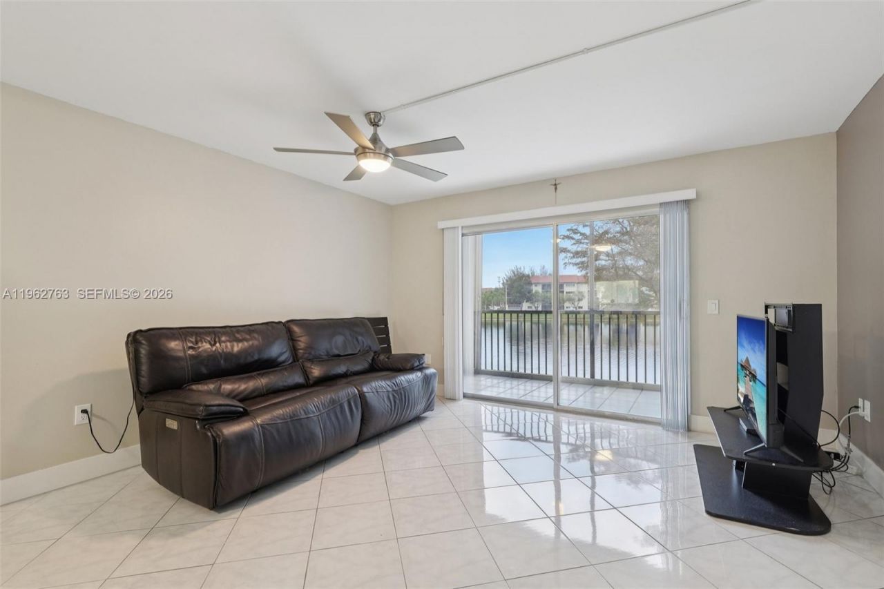850 SW 138th Ave , Unit 208D, Pembroke Pines, FL 33027 Photo