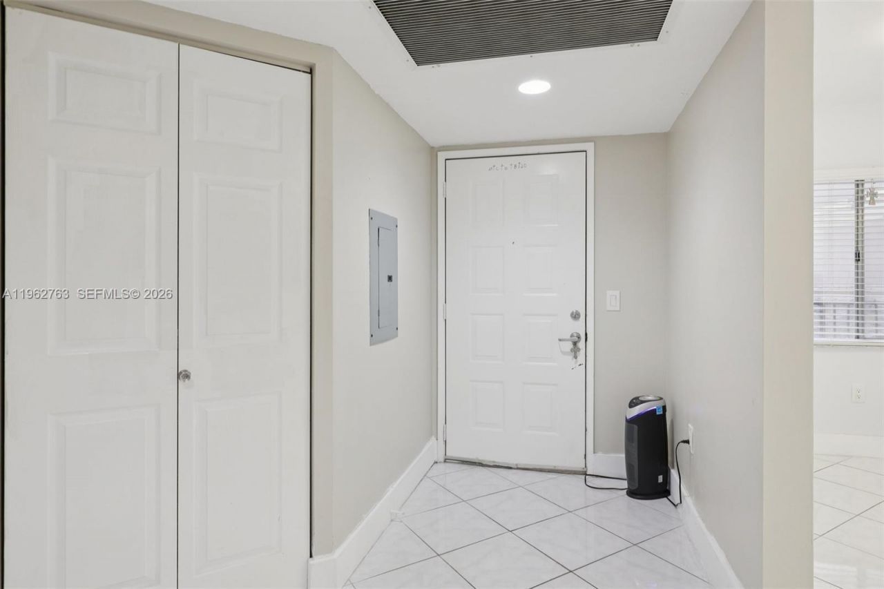 850 SW 138th Ave , Unit 208D, Pembroke Pines, FL 33027 Photo