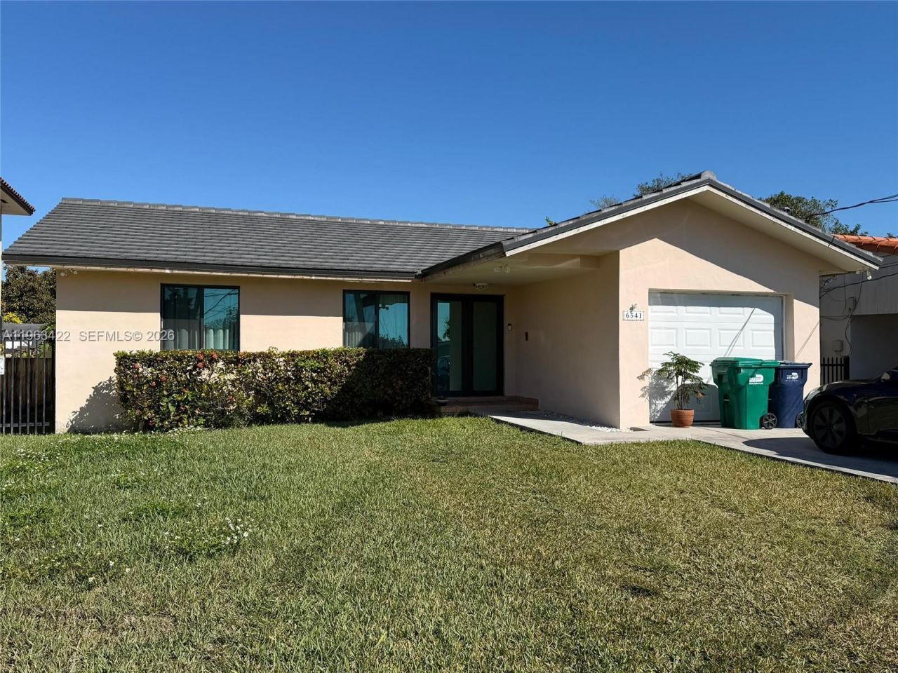 6541 SW 31st St, Miami, FL 33155 Main Photo