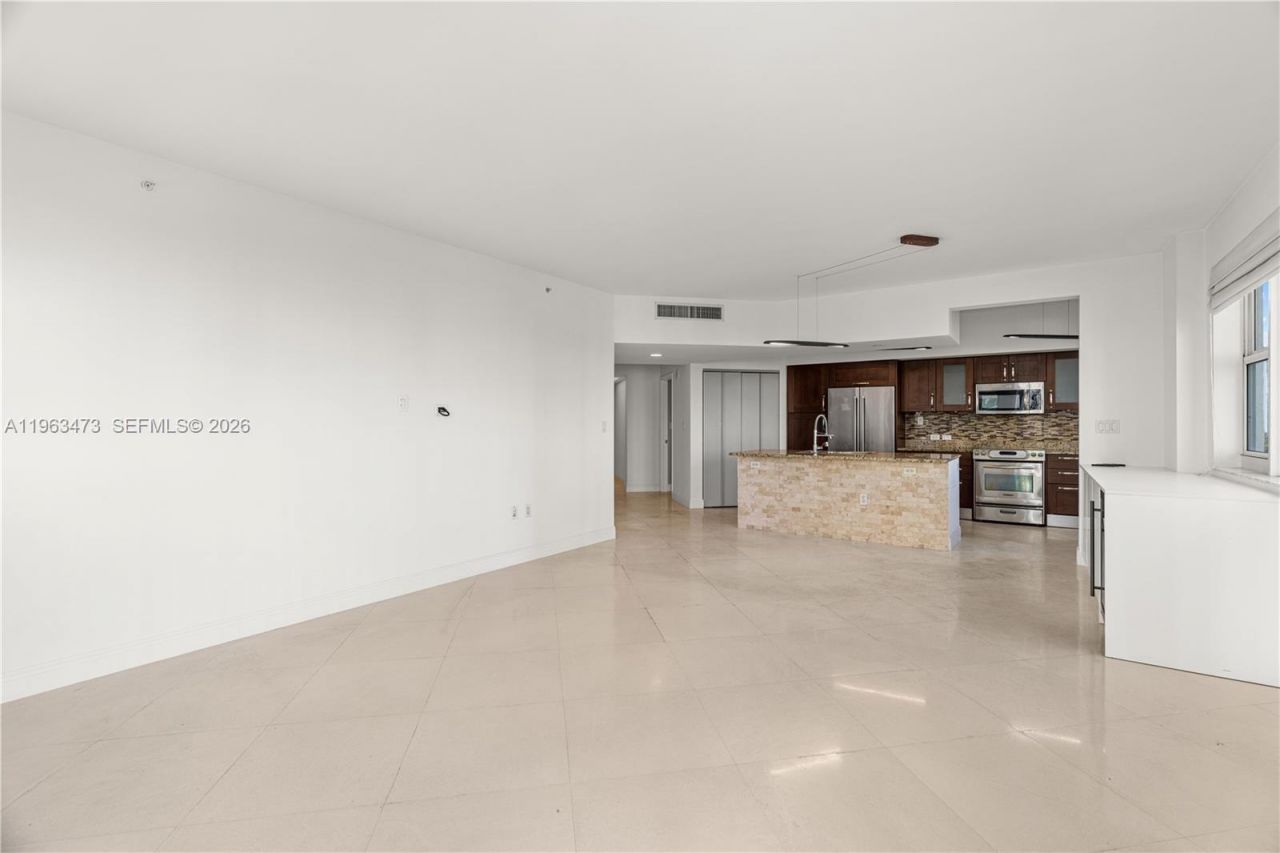 20000 E Country Club Dr, Unit 716, Aventura, FL 33180 Photo
