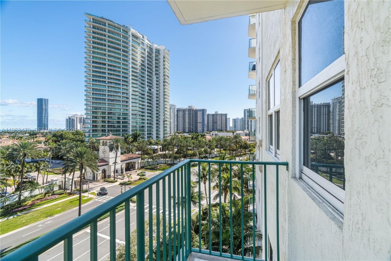 20000 E Country Club Dr, Unit 716, Aventura, FL 33180 Photo