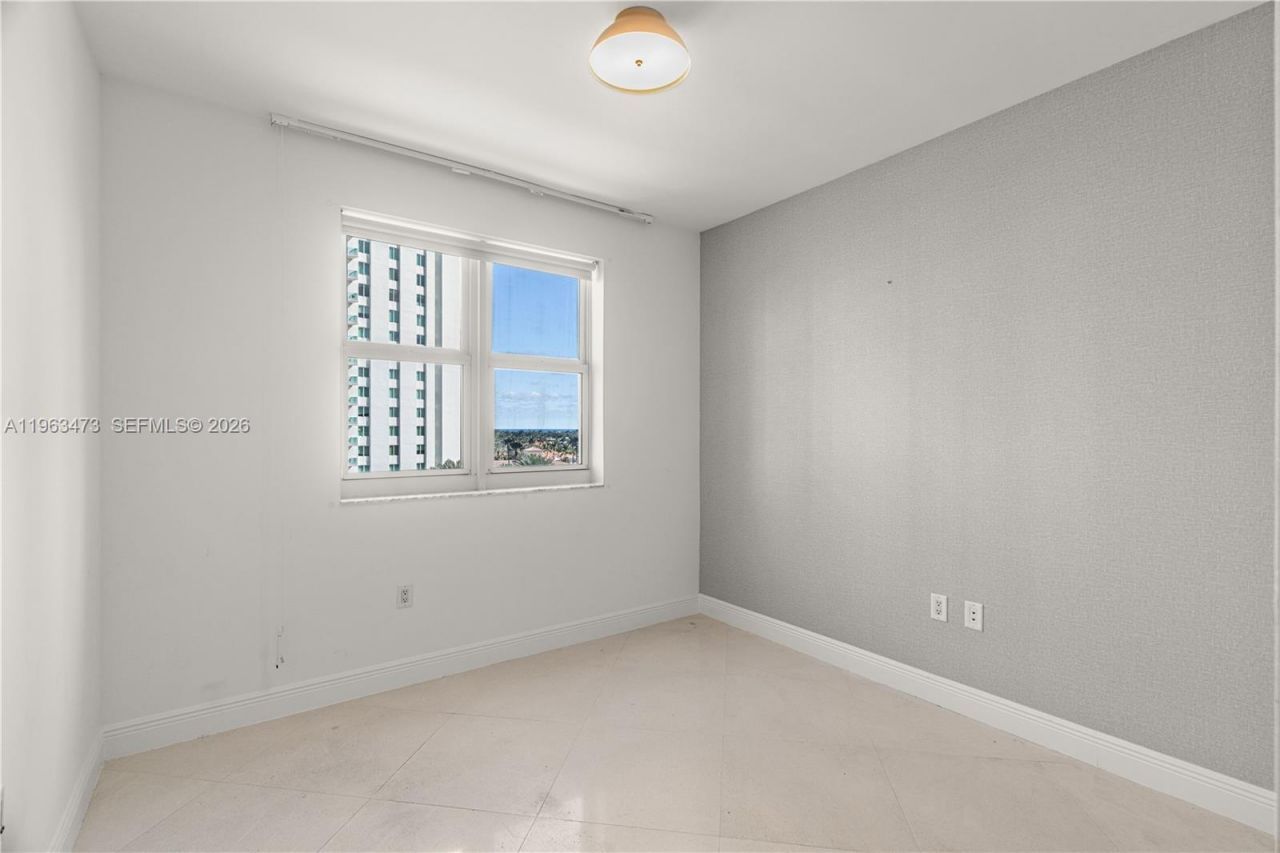 20000 E Country Club Dr, Unit 716, Aventura, FL 33180 Photo