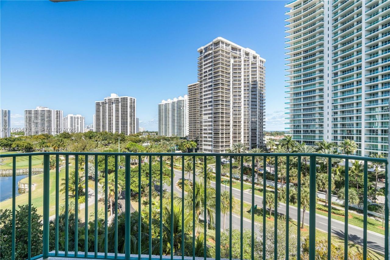 20000 E Country Club Dr, Unit 716, Aventura, FL 33180 Photo