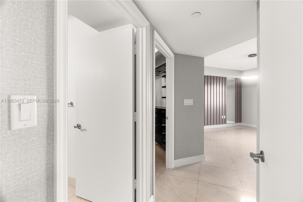 20000 E Country Club Dr, Unit 716, Aventura, FL 33180 Photo