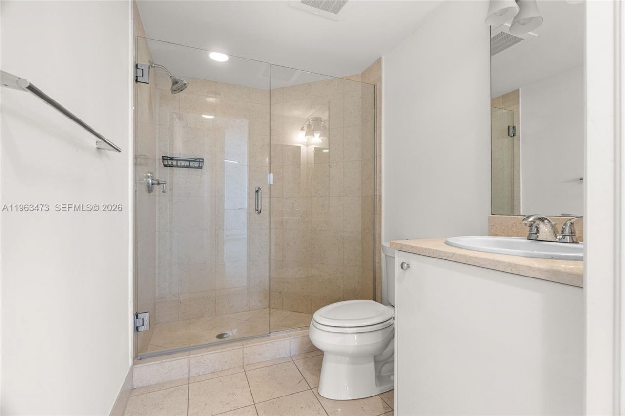 20000 E Country Club Dr, Unit 716, Aventura, FL 33180 Photo