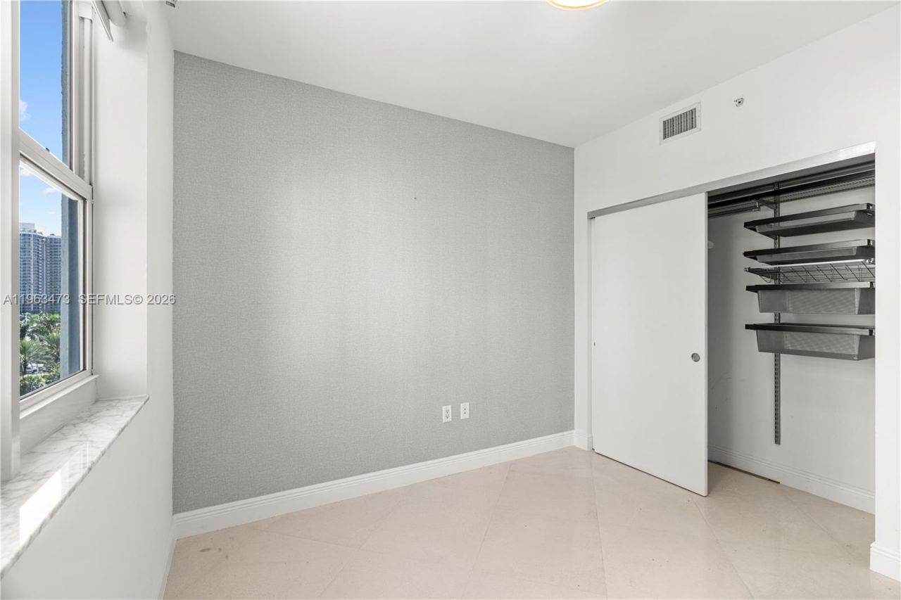20000 E Country Club Dr, Unit 716, Aventura, FL 33180 Photo