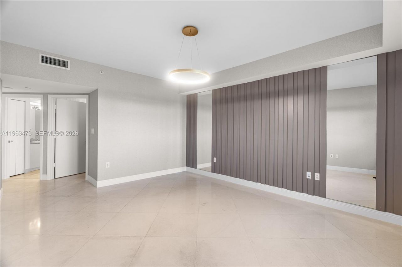 20000 E Country Club Dr, Unit 716, Aventura, FL 33180 Photo