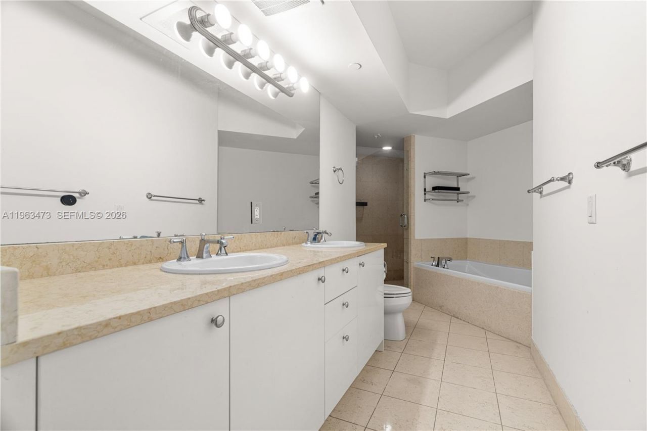 20000 E Country Club Dr, Unit 716, Aventura, FL 33180 Photo