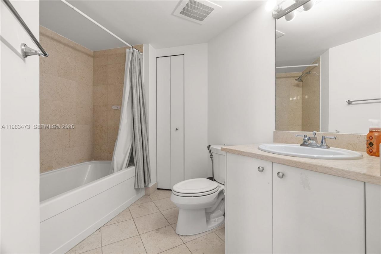 20000 E Country Club Dr, Unit 716, Aventura, FL 33180 Photo