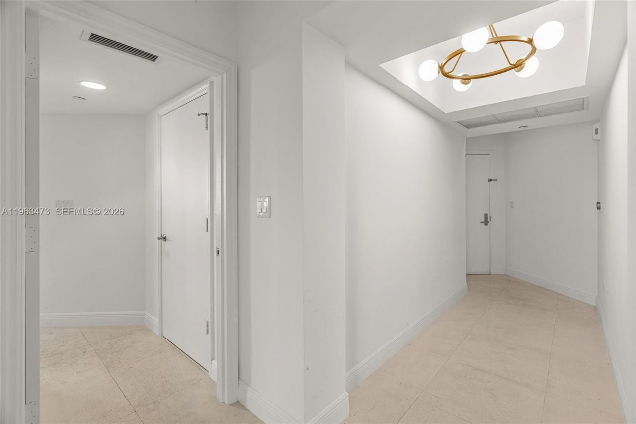 20000 E Country Club Dr, Unit 716, Aventura, FL 33180 Photo